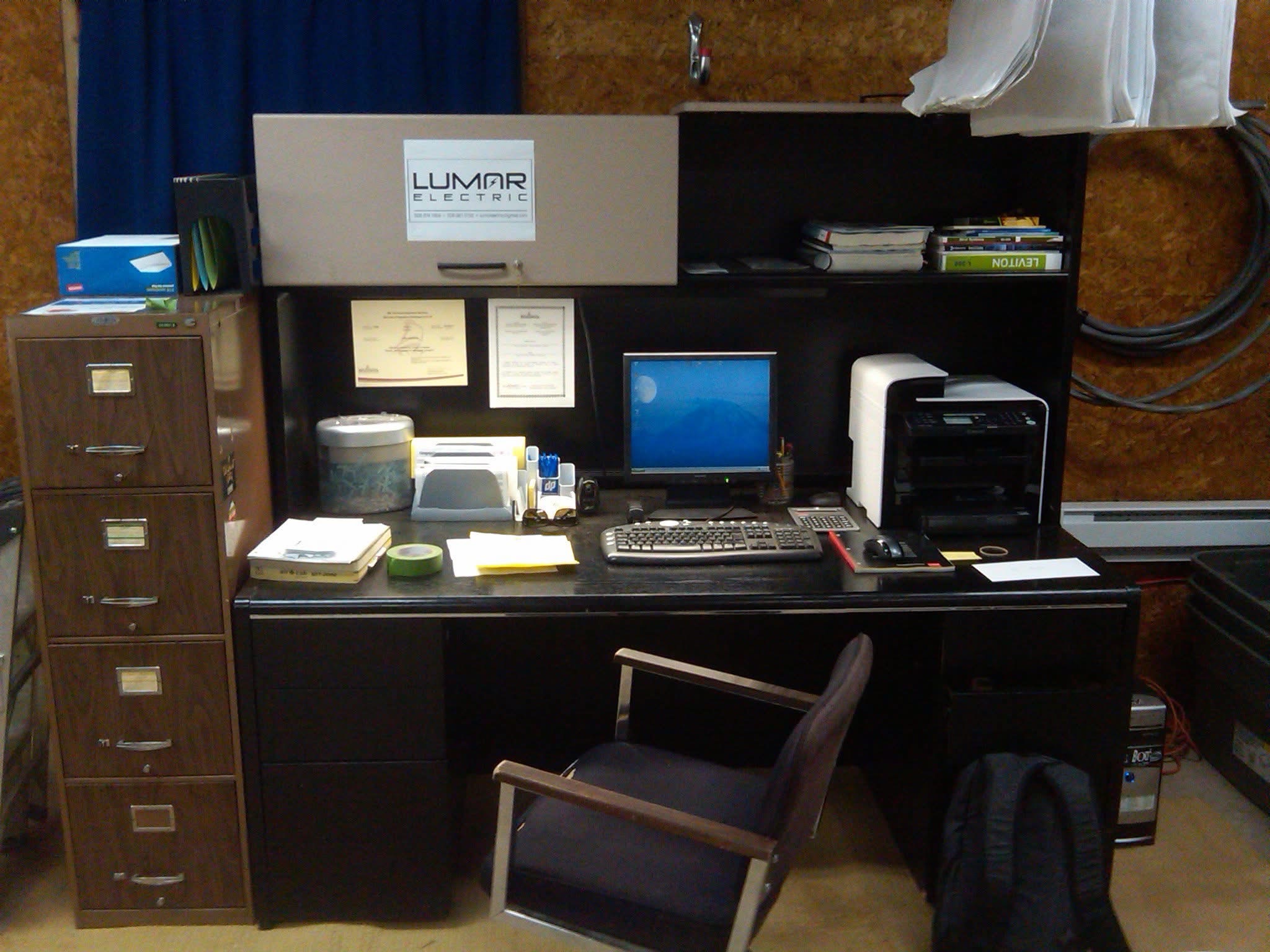 Admin Desk Setup — LuMar&rsquo;s Early Office